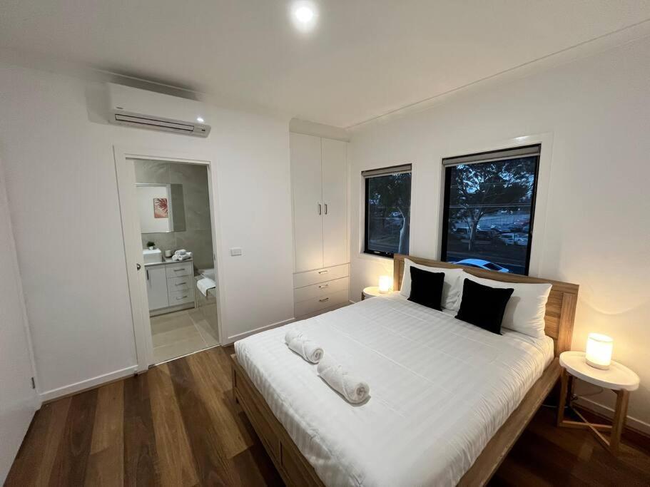 Brand New Modern 2 Bedroom Guesthouse At Airport! Melburne Exterior foto